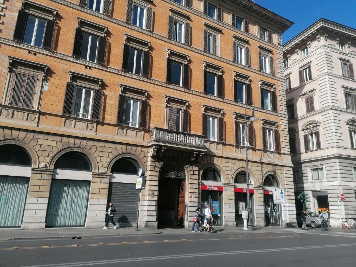 Vittorio Emanuele By Halldis Rom Exteriör bild